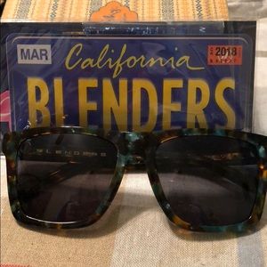 Blenders Eyeware sunglasses 😎